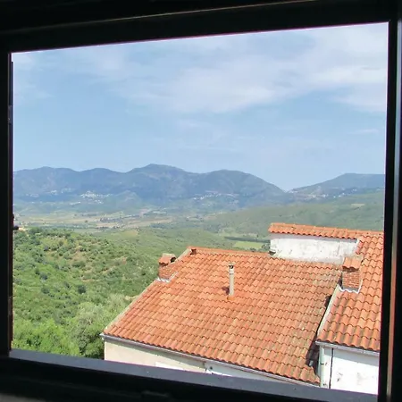 Holiday home Holiday Hameau 01